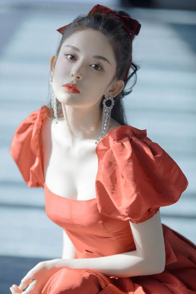 礼服手稿图片_时尚晚礼服设计图手稿_礼服手稿素描图