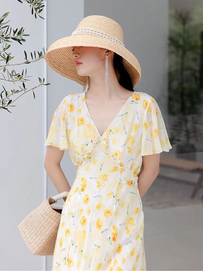 礼服手稿素描图_礼服手稿图片_时尚晚礼服设计图手稿