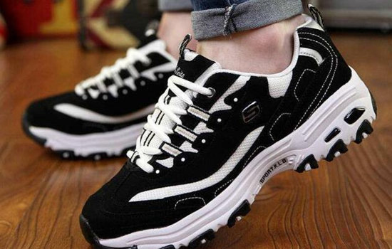 黑白跑鞋图片_nike黑白跑鞋_斯凯奇黑白跑鞋